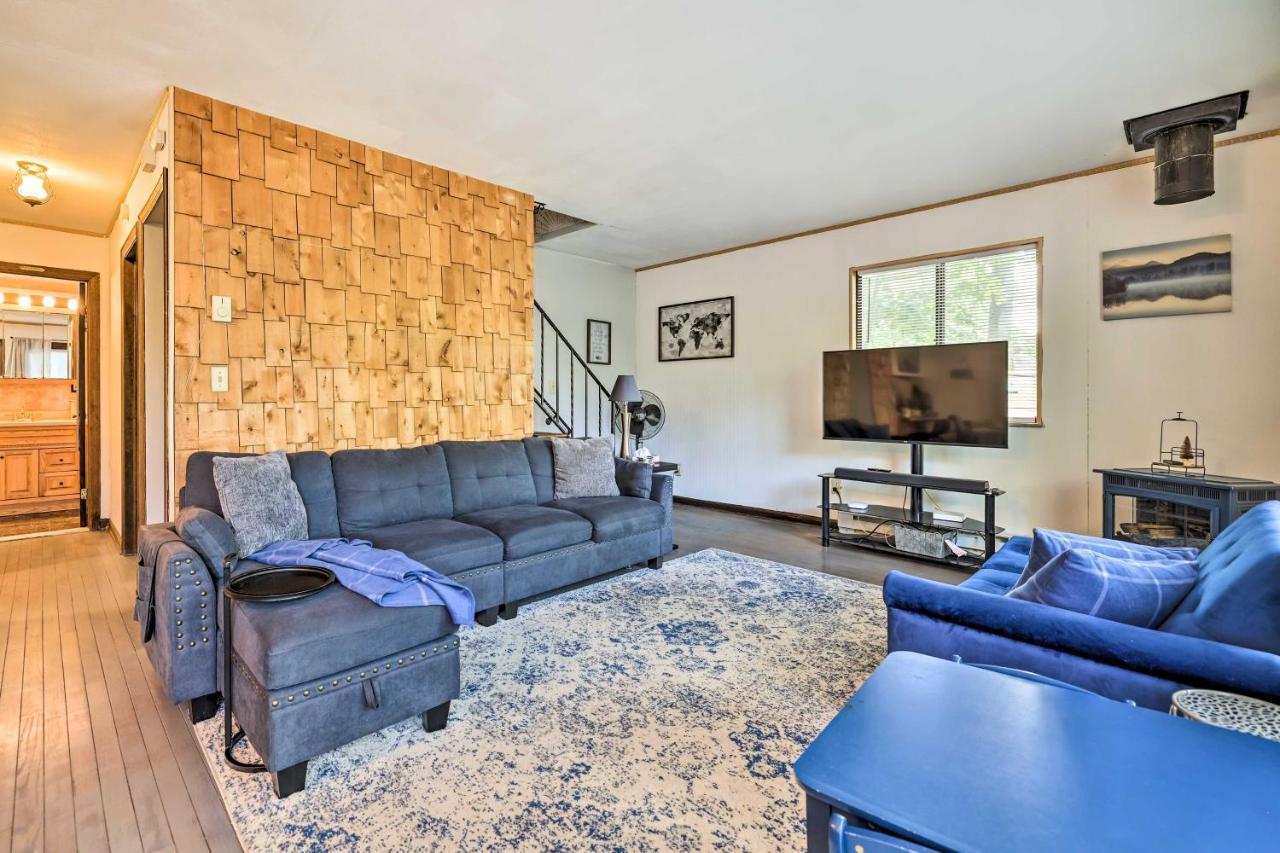 Getaway With Game Walk To Lake! Сasa de vacaciones Pocono Summit