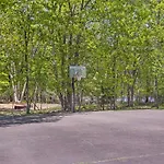 Pocono Summit Getaway With Game Room Walk To Lake!