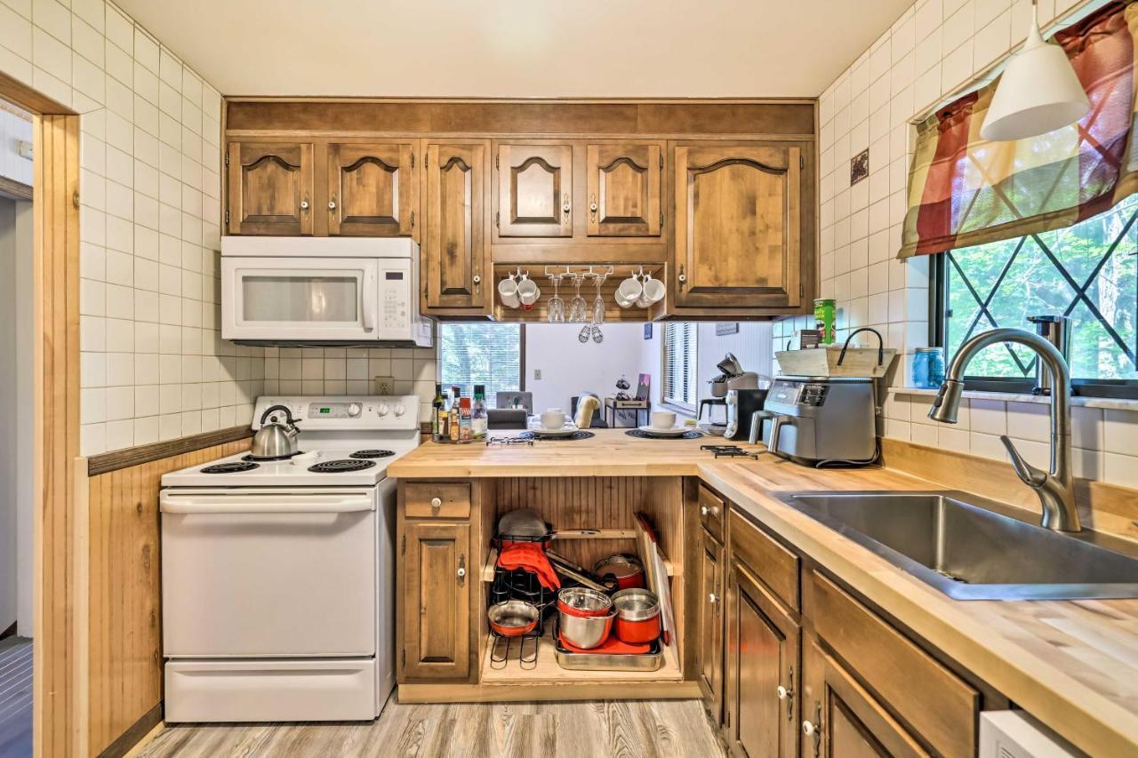 Getaway With Game Walk To Lake! * Pocono Summit